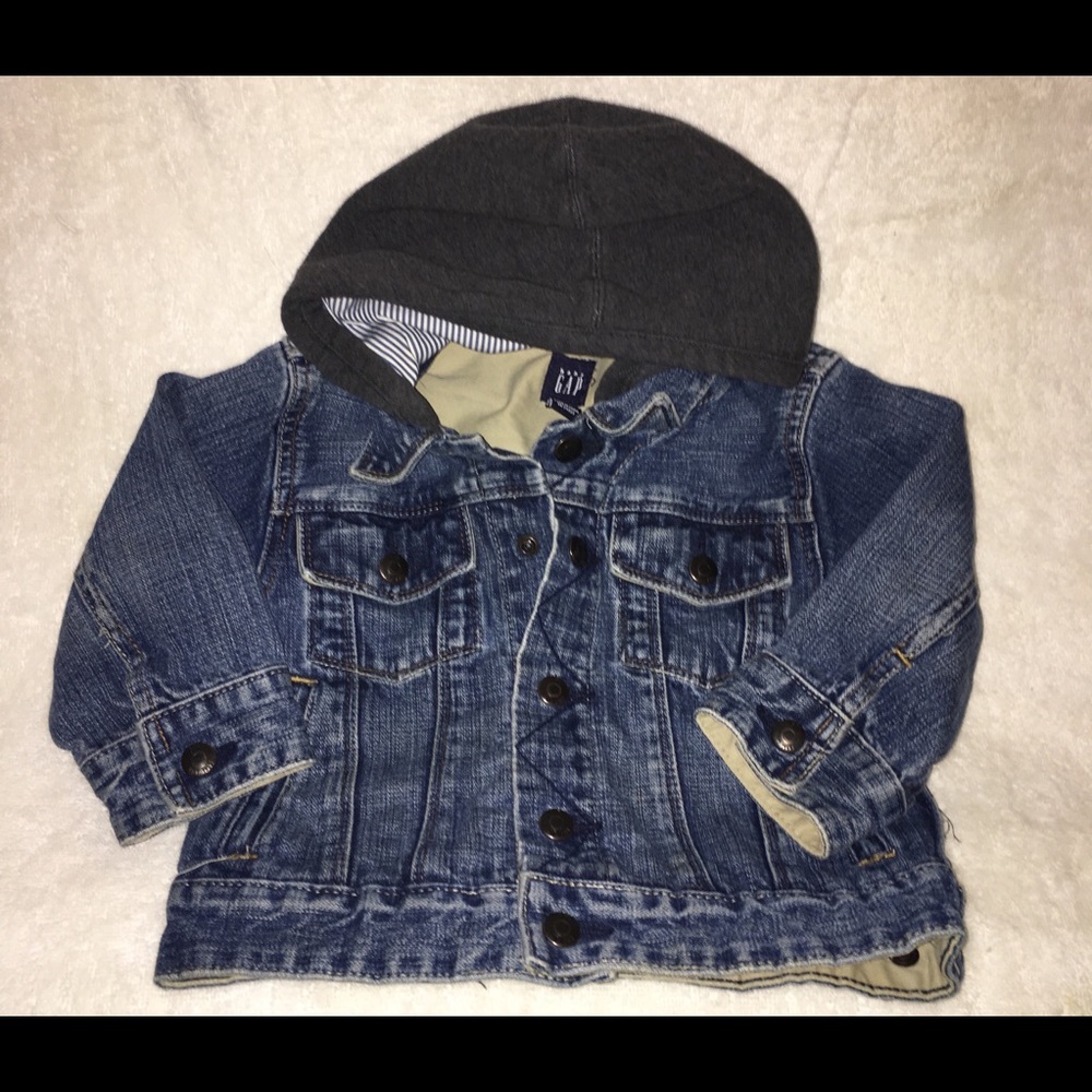 Boys 2T Gap Jean jacket with hood